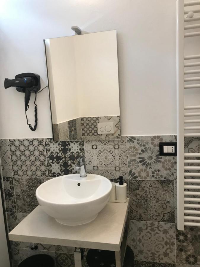 La Rosa App Apartment Livorno Bagian luar foto