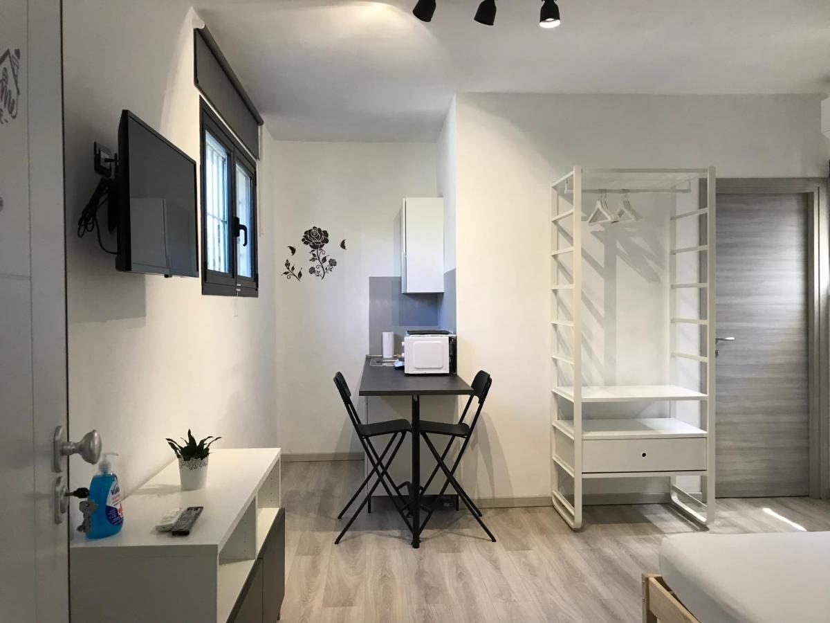 La Rosa App Apartment Livorno Bagian luar foto