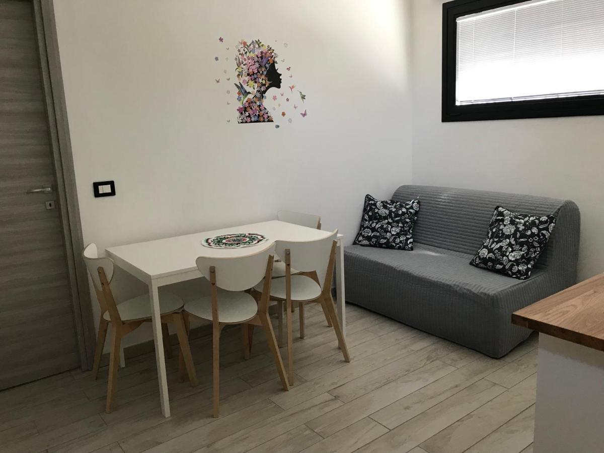 La Rosa App Apartment Livorno Bagian luar foto